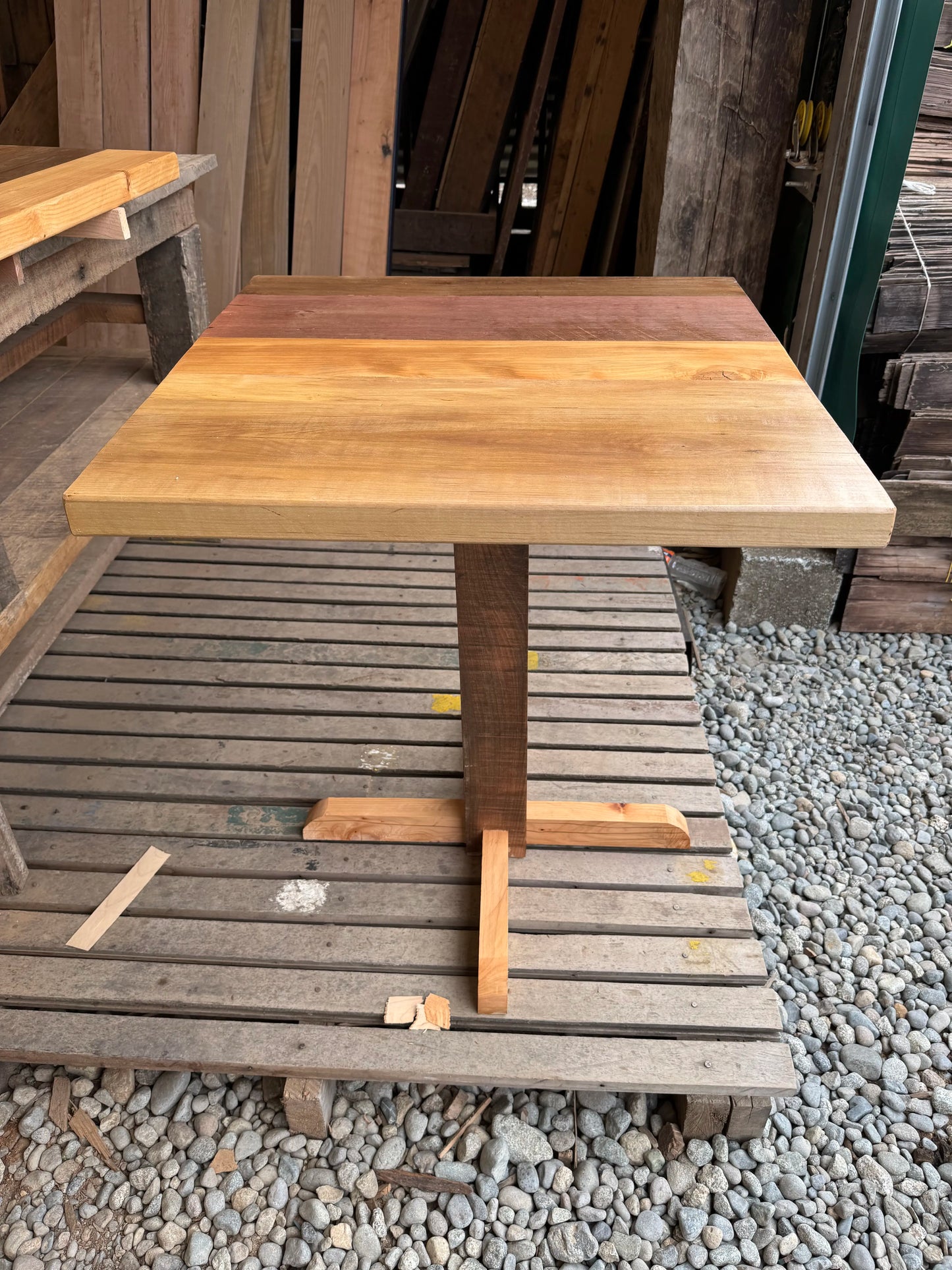 Mesa Cafetería Laurel